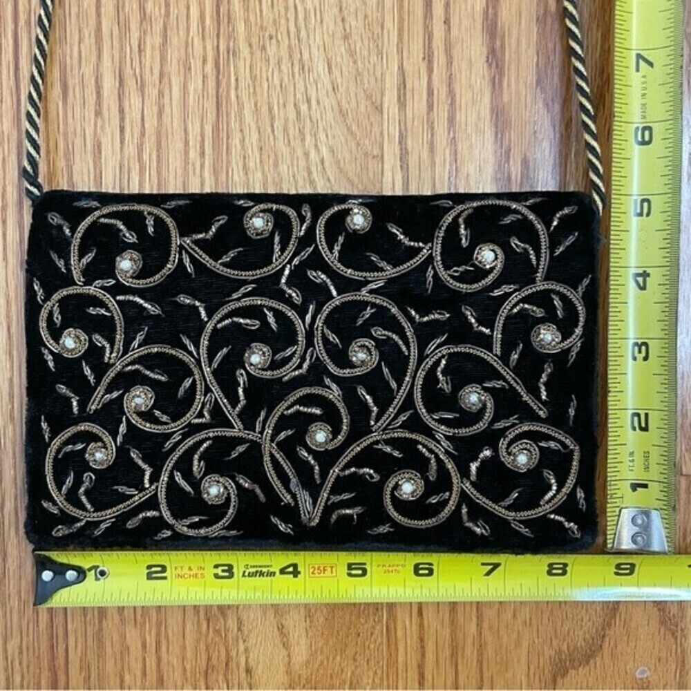 Vintage velvet embroidered bag with faux pearls - Picture 7 of 16